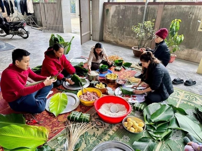 Ảnh gói bánh chưng ngày tết 12