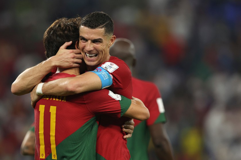 Ảnh các cầu thủ đội tuyển Bồ Đào Nha ăn mừng chiến thắng 10