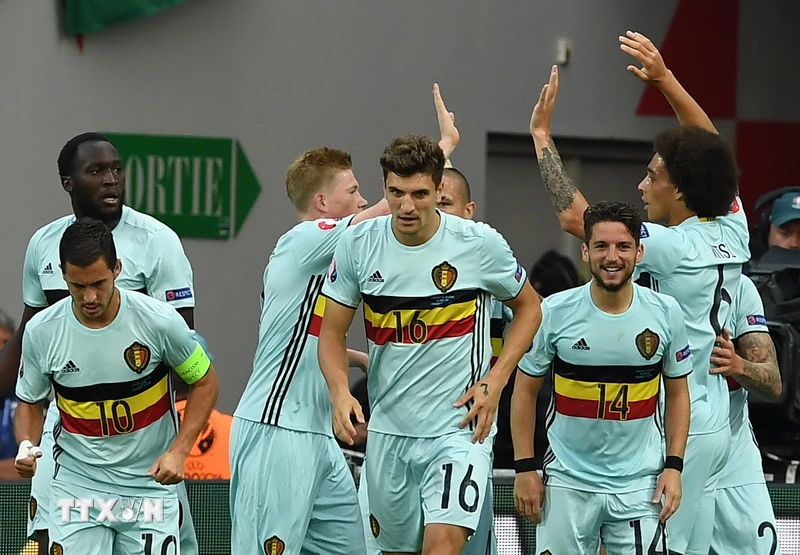 Ảnh các cầu thủ đội tuyển Bỉ ăn mừng 9
