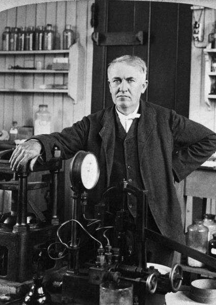 Những bức ảnh Thomas Edison ghi lại khoảnh khắc làm việc say mê