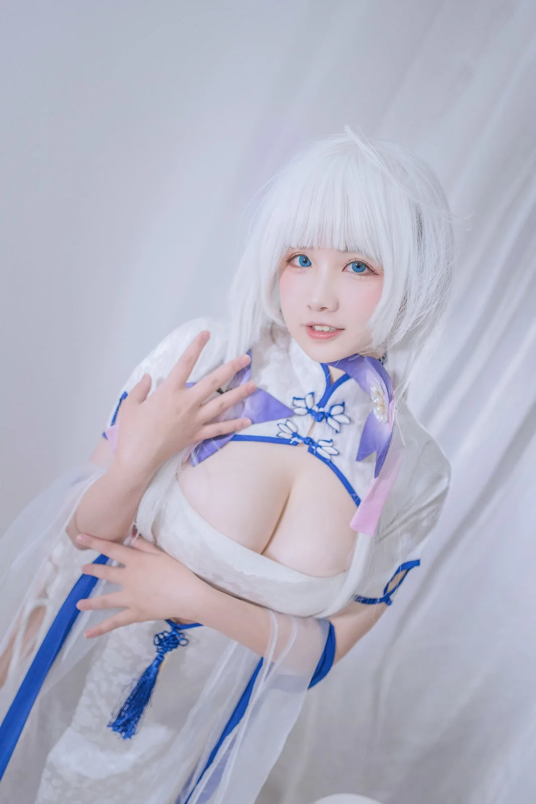 Khám phá nhân vật trong ảnh gái cosplay Liên Minh.