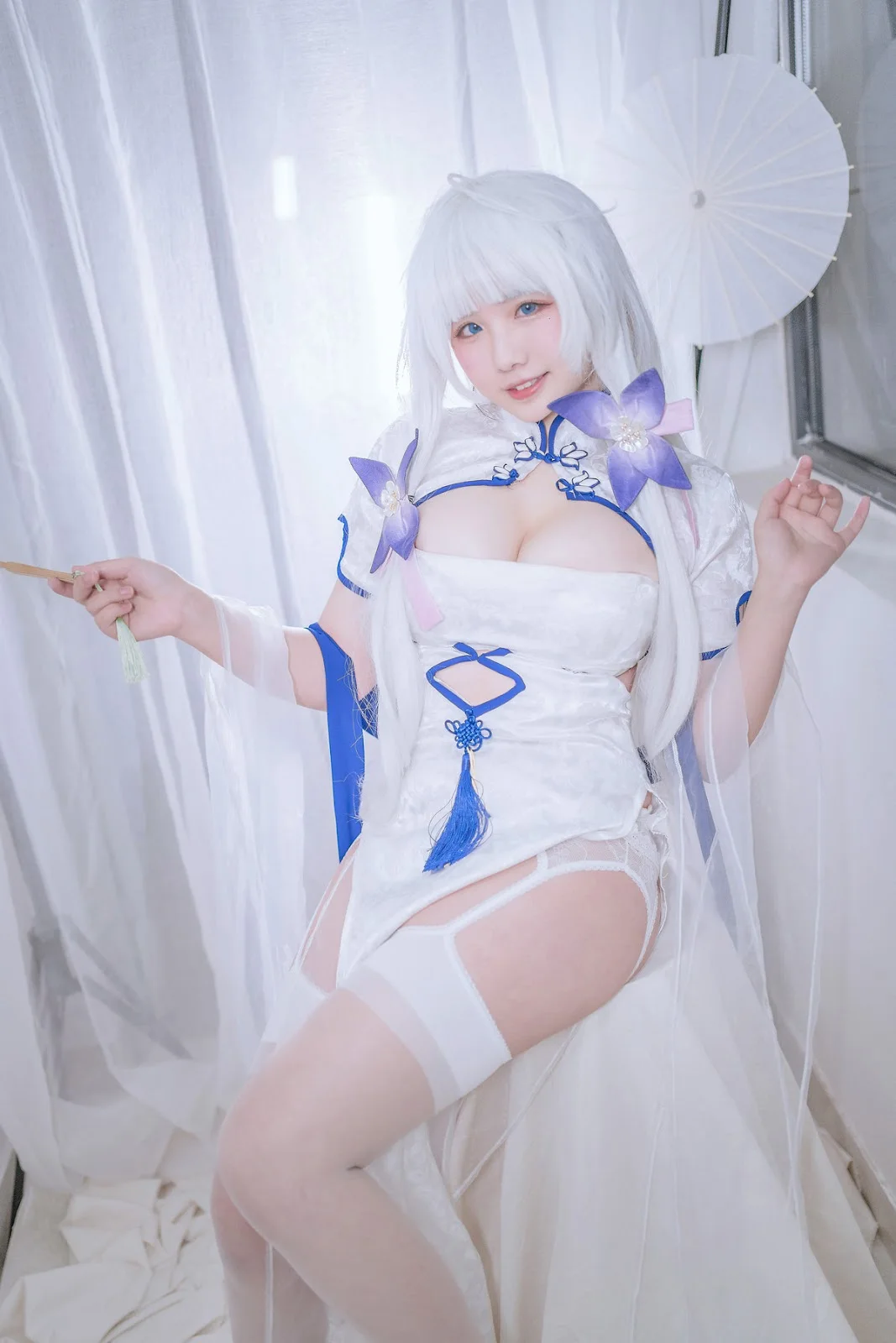 Cảm nhận sức mạnh trong ảnh gái cosplay Liên Minh.