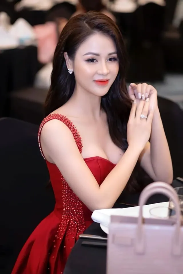 Lương Thu Trang 01