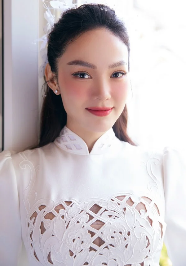 Minh Hằng 44