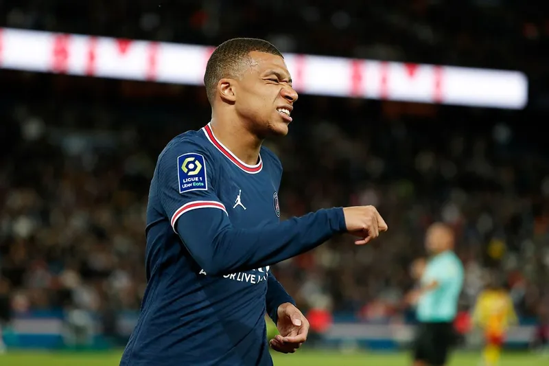 ảnh Mbappe đẹp trai 23