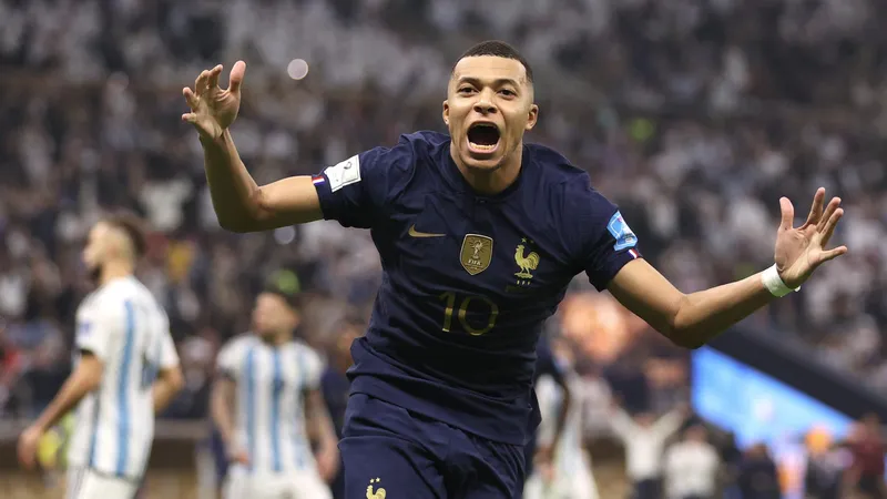 ảnh Mbappe đẹp trai 24