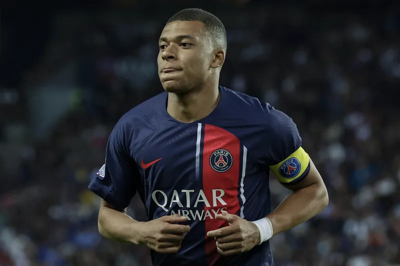 ảnh Mbappe đẹp trai 25