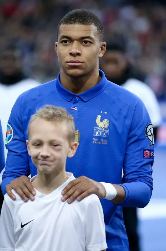 ảnh Mbappe đẹp trai 40