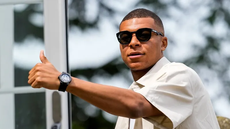 ảnh Mbappe đẹp trai 42