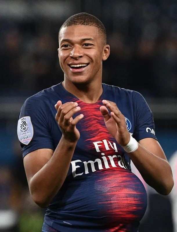 ảnh Mbappe đẹp trai 45