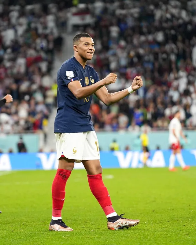 ảnh Mbappe đẹp trai  1