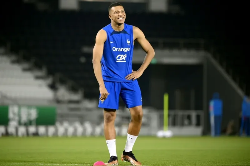 ảnh Mbappe đẹp trai  7