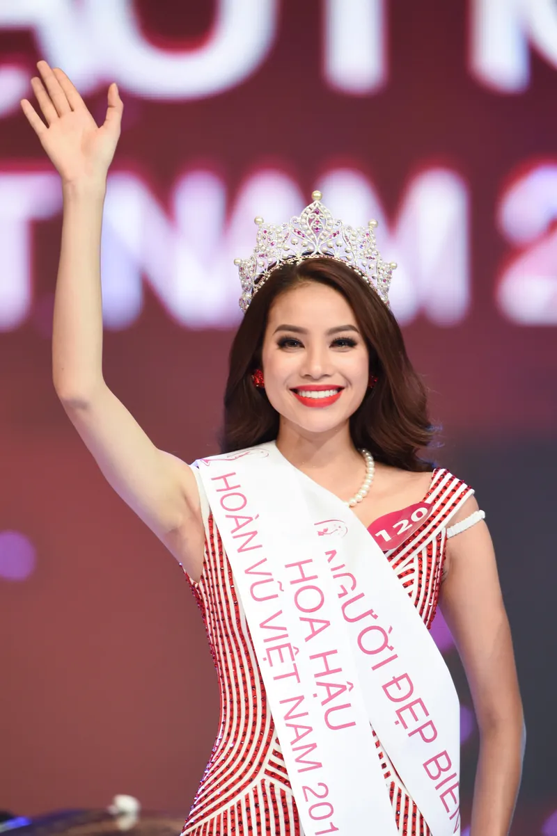 Phạm Hương 18